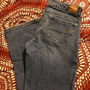 AE Favorite Boyfriend Jeans Size 8 Long